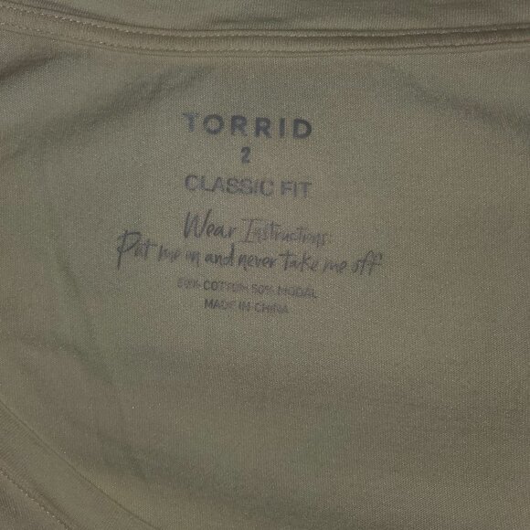 Torrid Premium White Classic-Fit V Neck T-Shirt Size 2 - Picture 6 of 9